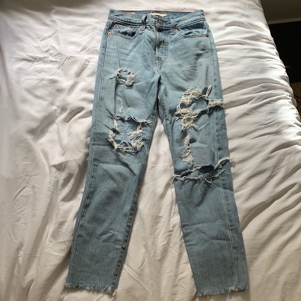 Distressed Levi’s Jeans | Size 25